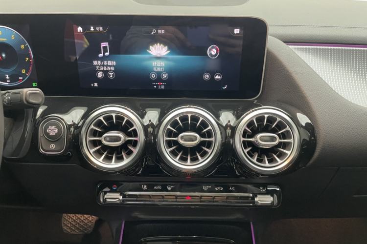 Used Mercedes-Benz GLA 2020 GLA 200 Audio And AC Panel