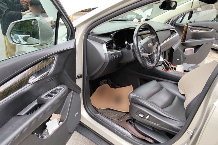 Used Cadillac XT5 2016 25T Luxury Model Driver Seat