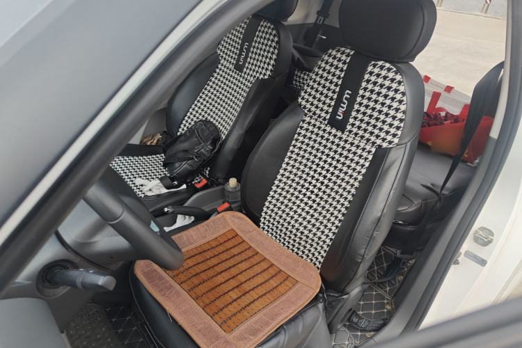 Used CHANGAN NEVO Lumin 2022 155 km – Refreshingly Sweet Edition Left Front Seat