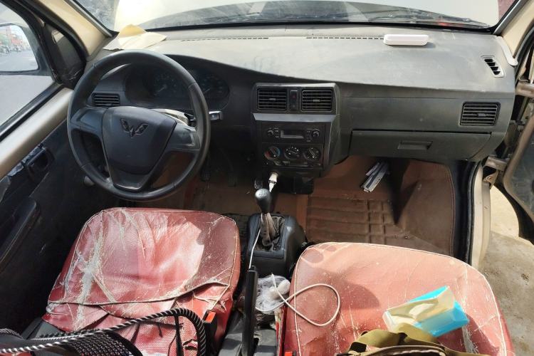 Used Wuling Rongguang 2011 1.2L Base Version