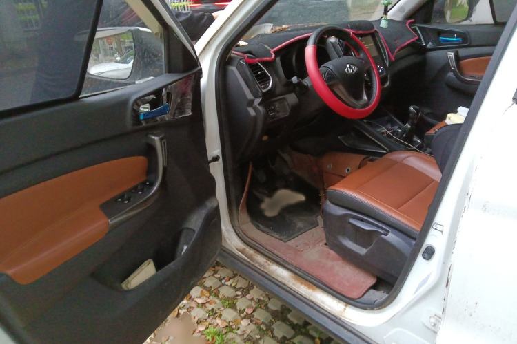 Used CHANGAN OSHAN CX70 2016 1.6L Manual Luxury Model Interior 3