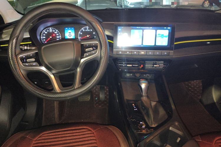 Used Roewe i5 2021 1.5L CVT Platinum Edition
