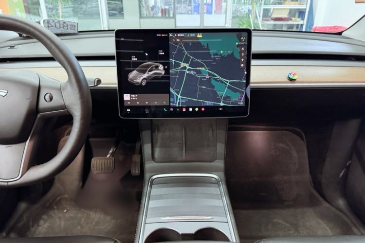 Used Tesla Model Y 2021 Long-Range All-Wheel-Drive Version
