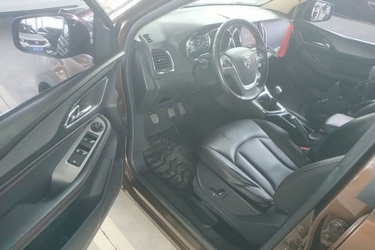 Used Baojun 560 2015 1.8L manual luxury version