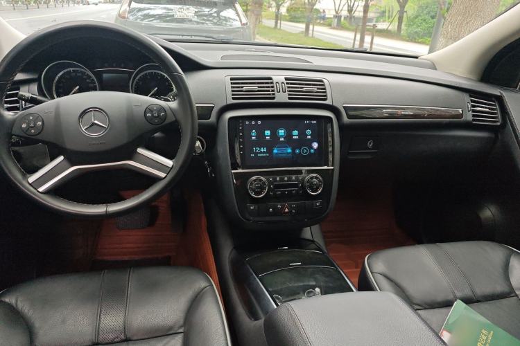 Used Mercedes-Benz R-Class 2017 R 320 4MATIC Business Edition Prestige Model