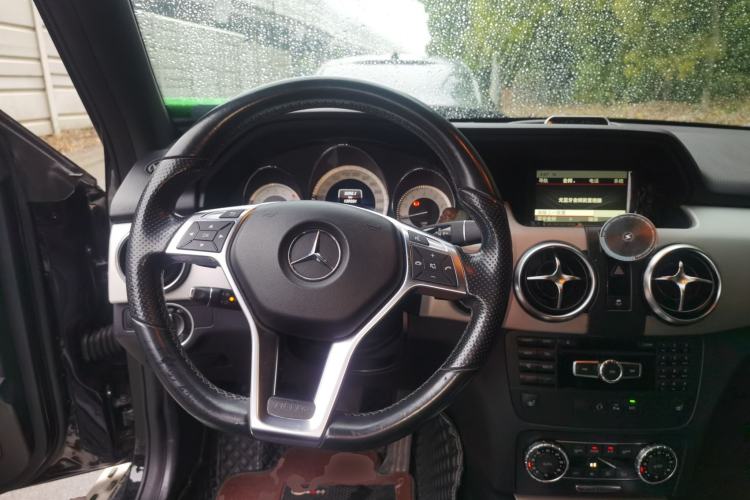 Used Mercedes-Benz GLK-Class 2015 GLK 260 4MATIC Fashion Edition Ultimate Version Steering Wheel