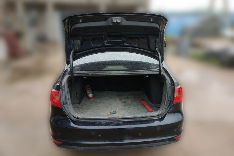 Used Volkswagen Sagitar 2012 1.6L Manual Comfort Model Trunk