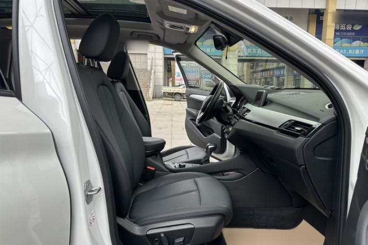 Used BMW X1 2018 sDrive18Li Fashion Model Interior 9