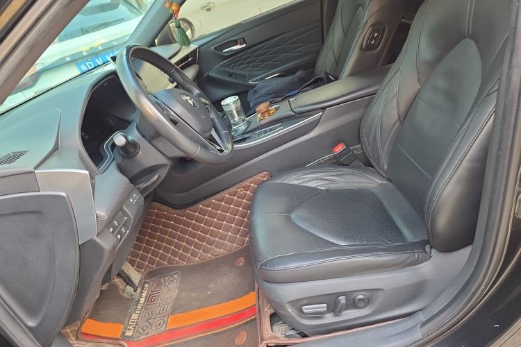 Used Toyota Avalon 2019 Dual-Engine 2.5L XLE Prestige Version China VI Standard