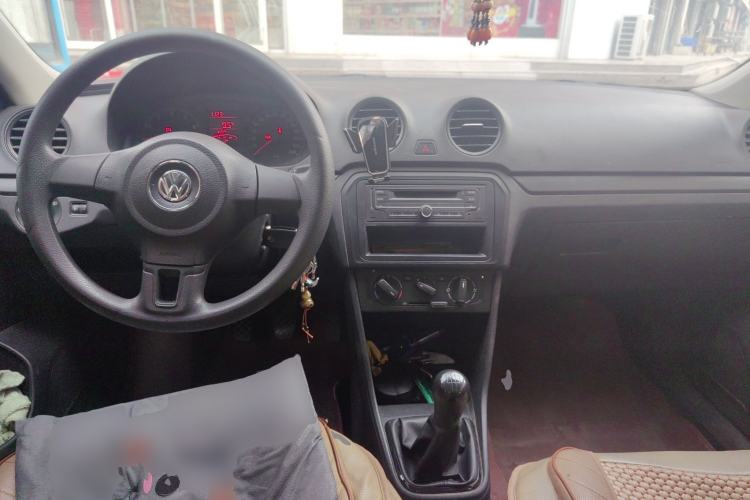 Used Volkswagen Jetta 2015 1.4L Manual Fashion Model
