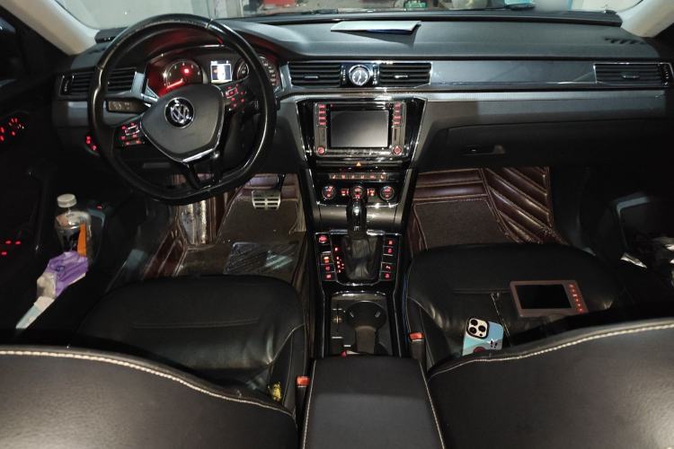 Used Volkswagen Passat 2016 330TSI DSG Prestige Edition Center Console