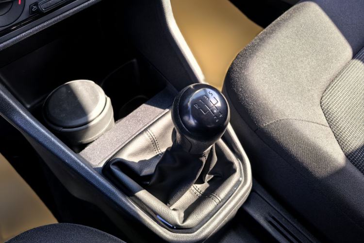 Used Volkswagen Jetta 2019 Dream Edition 1.5L Manual Fashion Version Gear Lever