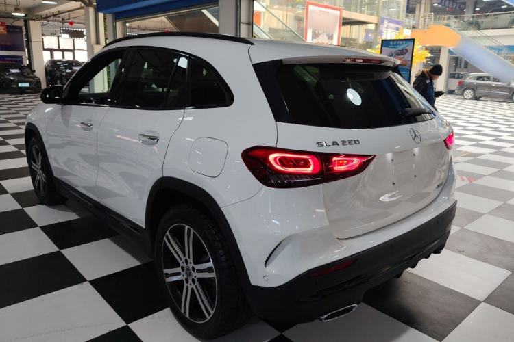 Used Mercedes-Benz GLA 2022 GLA 220 4MATIC Rear Left 45 Deg