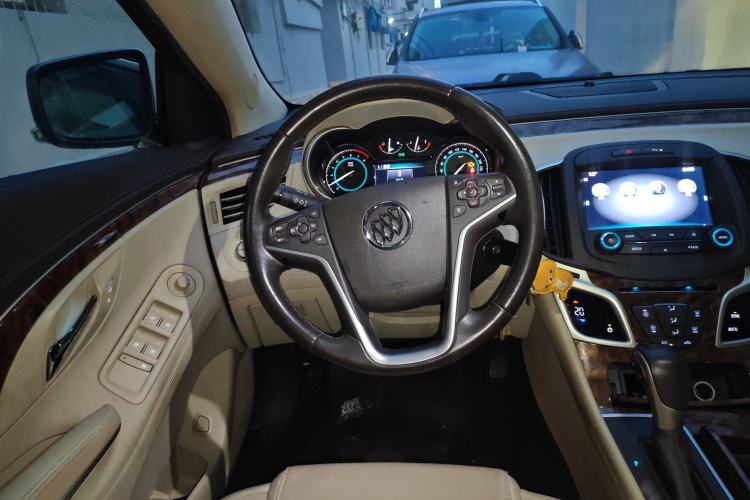 Used Buick LaCrosse 2013 2.4L SIDI Leading Comfort Version
