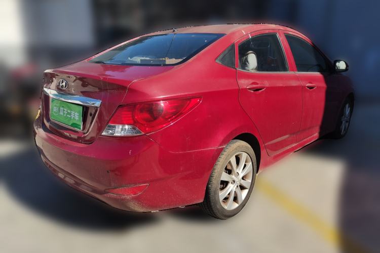 Used Hyundai Verna (older generation) 2010 Sedan 1.4L Automatic Luxury GLS Trim Rear Right 45 Deg