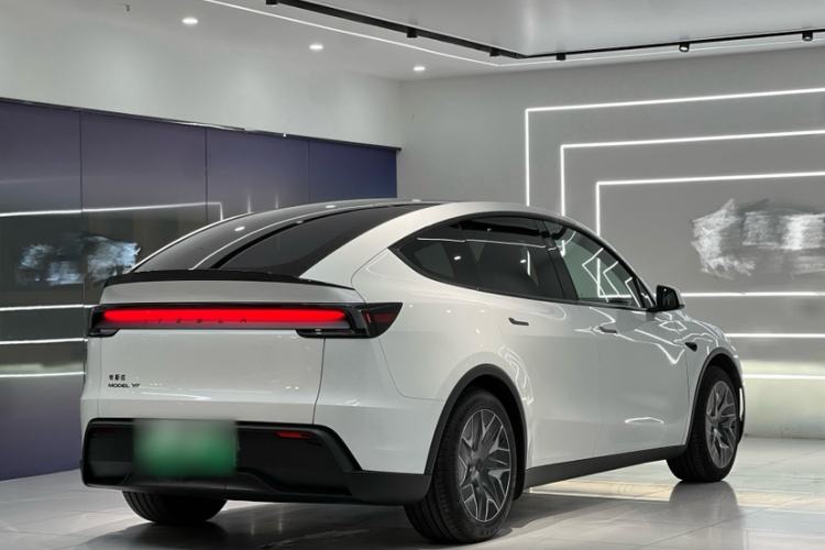 Used Tesla Model Y L 2025 Model Long-Range All-Wheel-Drive Version