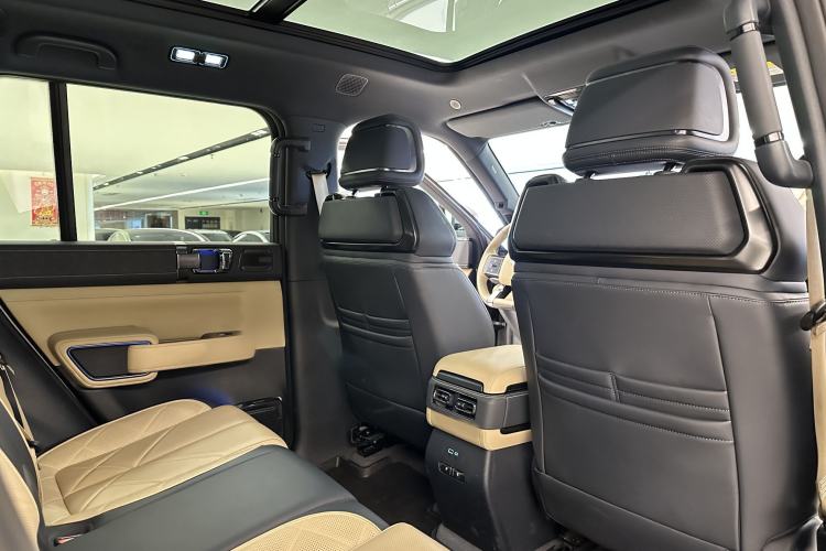 Used Formula Leopard Leopard 5 2023 Navigator Edition