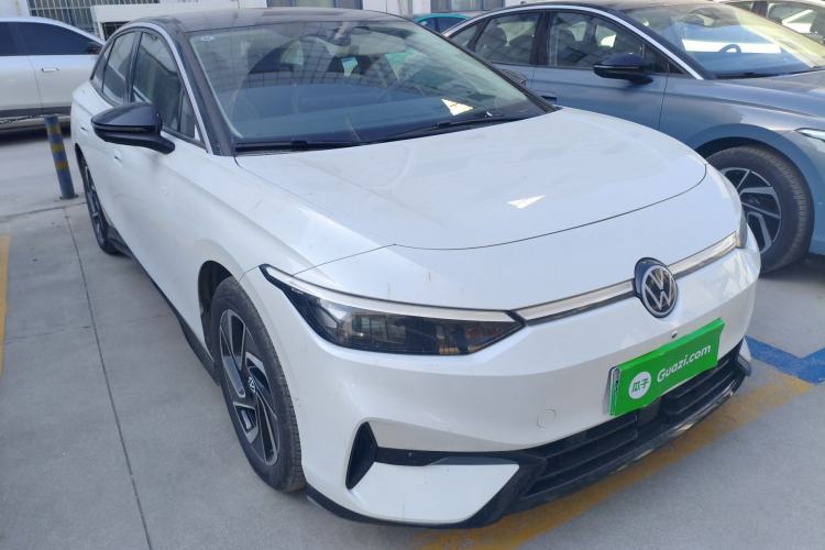 Used Volkswagen ID.7 VIZZION 2024 PRO Model Front Right 45 Deg