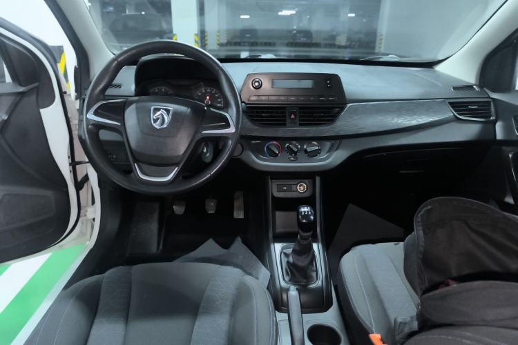 Used Baojun 310 2016 1.2L manual Comfort trim level
