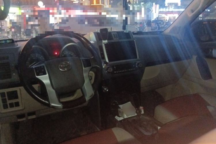 Used Toyota Prado 2014 2.7L Middle East Version Parallel Import Center Console