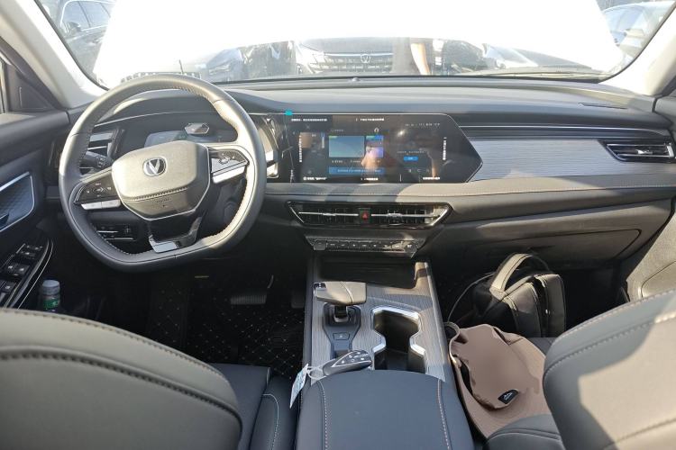 Used Changan X7 PLUS 2024 1.5T Automatic Luxury 7-Seater
