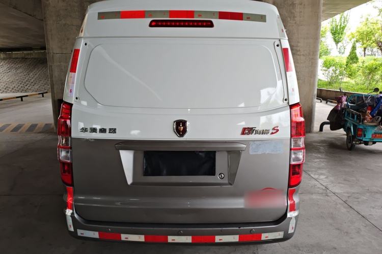 Used Jinbei New Hiace S 2023 1.5L Wealth Edition Van 2/5-Seater Air-Conditioned Model SWC15M