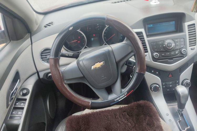 Used Chevrolet Cruze 2012 1.8L SE AT Steering Wheel