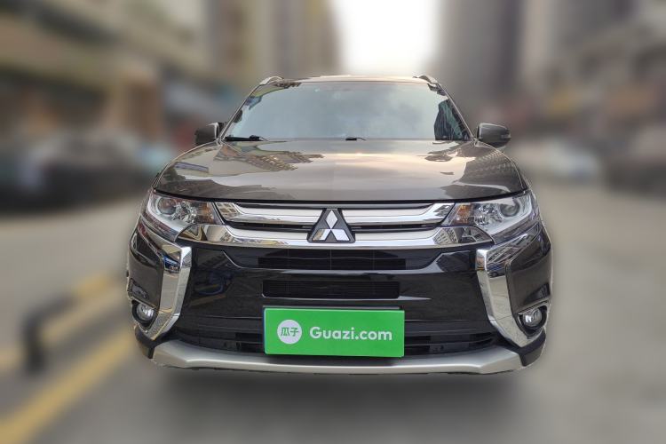 Used Mitsubishi Outlander 2018 2.0L Two-Wheel Drive Glory Edition 5 Seats Front