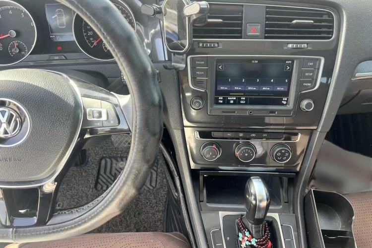 Used Volkswagen Golf 2017 230TSI Automatic Comfort Edition – Celebrating Milestone of One Million Units