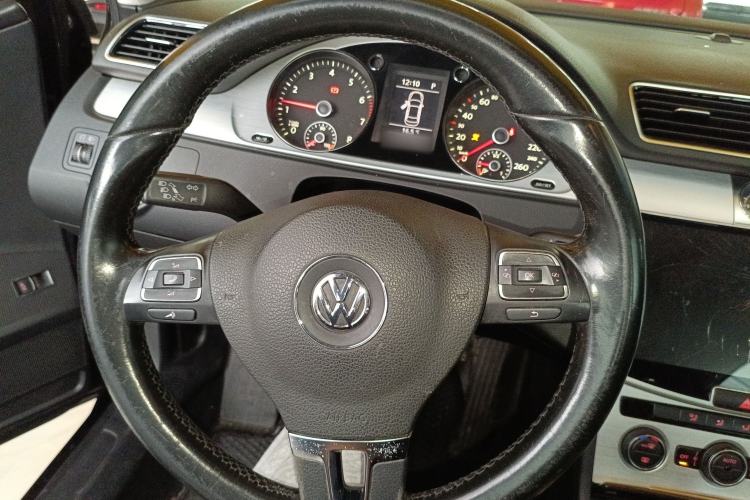 Used Volkswagen Magotan 2015 1.8TSI Advanced Model
