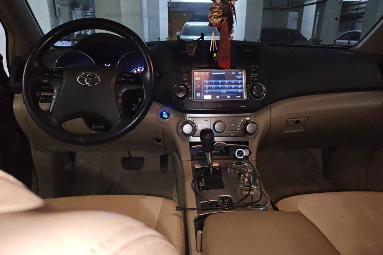 Used Toyota Highlander 2012 2.7L 2WD 5-Seater Elite Edition Center Console