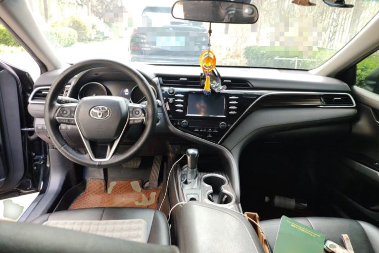 Used Toyota Camry 2018 2.0G Luxury Edition
