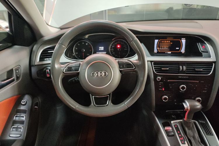 Used Audi A4L 2016 35 TFSI Automatic Standard Model Steering Wheel