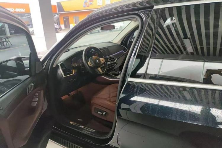 Used BMW X5 2022 Restyled xDrive 30Li Luxury Version M Sport Package
