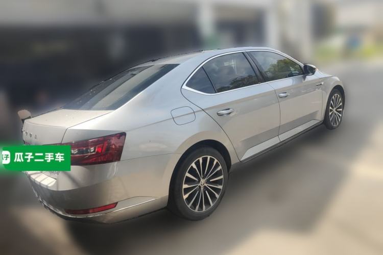 Used Skoda Superb 2018 TSI330 DSG Comfort Edition China VI Standard Rear Right 45 Deg