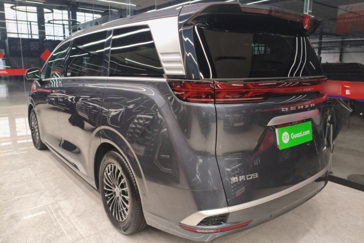 Used Denza D9 2025 DM-i Intelligent Drive 1020 Four-Wheel Drive Flagship Model