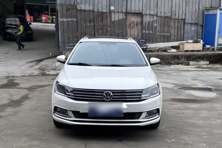 Used Volkswagen Gran Lavida 2015 1.6L Automatic Comfort Edition
