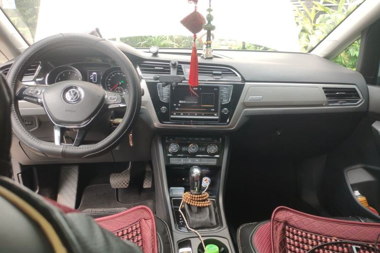 Used Volkswagen Touran 2018 Volkswagen Touran L 280TSI DSG Comfort Edition 7 Seats China V Emission Standard Center Console