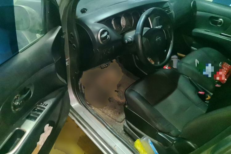 Used Nissan Livina 2010 JINRUI Edition 1.6L Automatic Standard Model Driver Seat