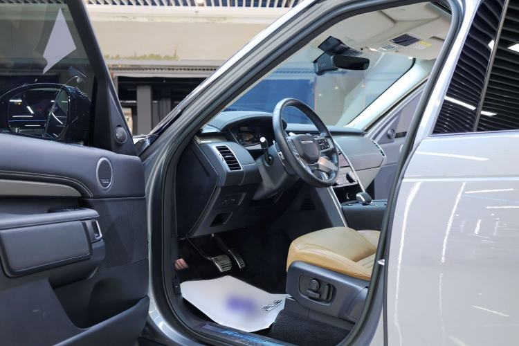 Used Land Rover Discovery 2023 360 PS Metropolitan Edition
