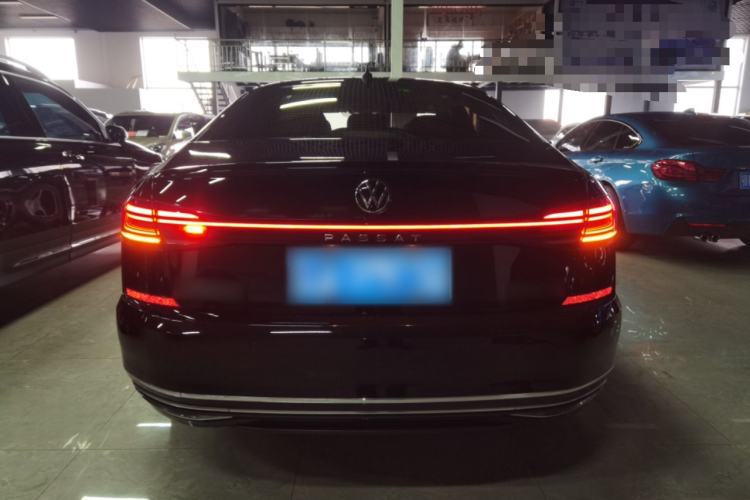 Used Volkswagen Passat 2023 330TSI Starry Luxury Edition
