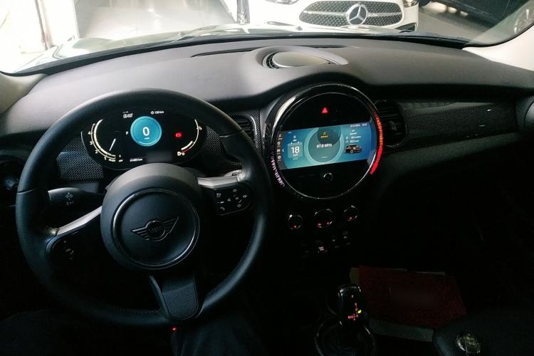 Used MINI MINI 2022 1.5T COOPER Classic Edition