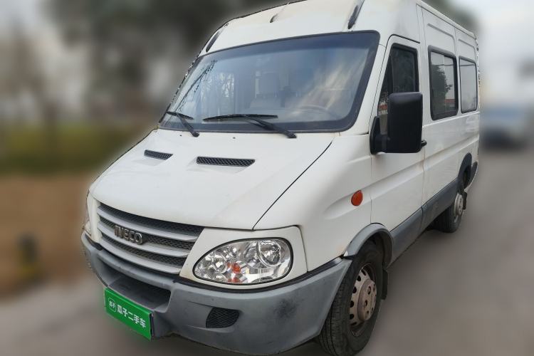 Used Iveco Power Daily 2017 2.5T Classic A32 Mid-Roof 6-7 Seater Bus 47Z5