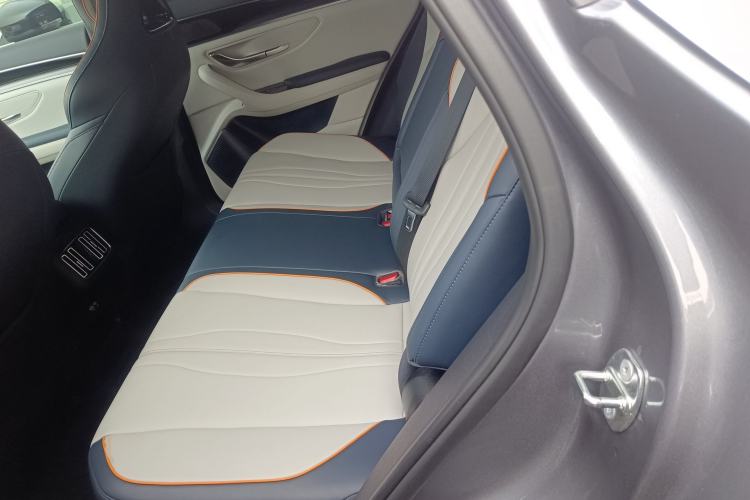 Used BYD Song PLUS New Energy 2024 HONOR Edition DM-i 110km Flagship Model
