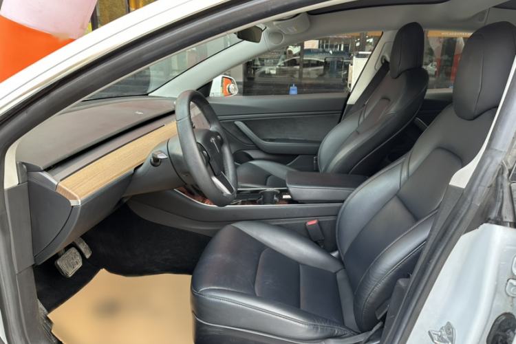 Used Tesla Model 3 2019 Long-Range Rear-Wheel-Drive Version