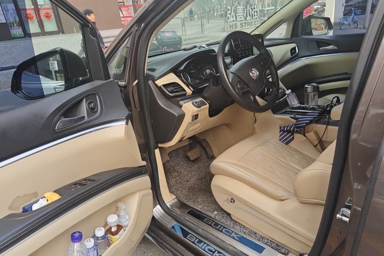 Used Buick GL8 2023 Land Executive Class 652T Smart Luxury Model
