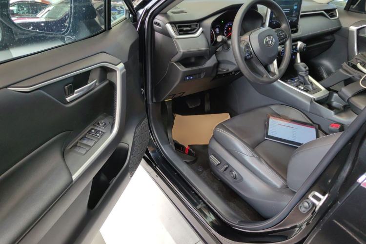 Used Toyota Wildlander 2020 2.0L CVT Two-Wheel Drive Luxury Edition Driver Seat