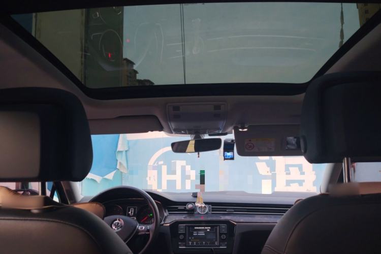 Used Volkswagen Magotan 2018 330TSI DSG Luxury Model Headliner