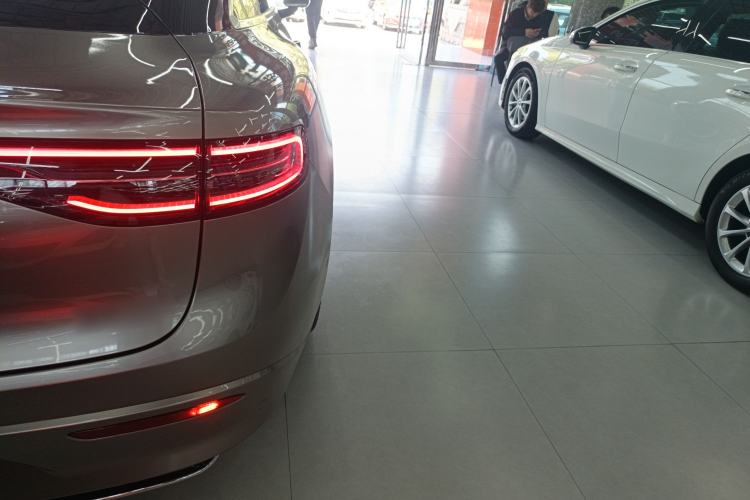 Used Hima Luxeed S7 2024 Pro Model