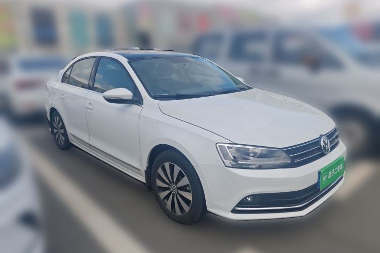 Used Volkswagen Sagitar 2015 1.6L Manual Comfort Model Front Right 45 Deg